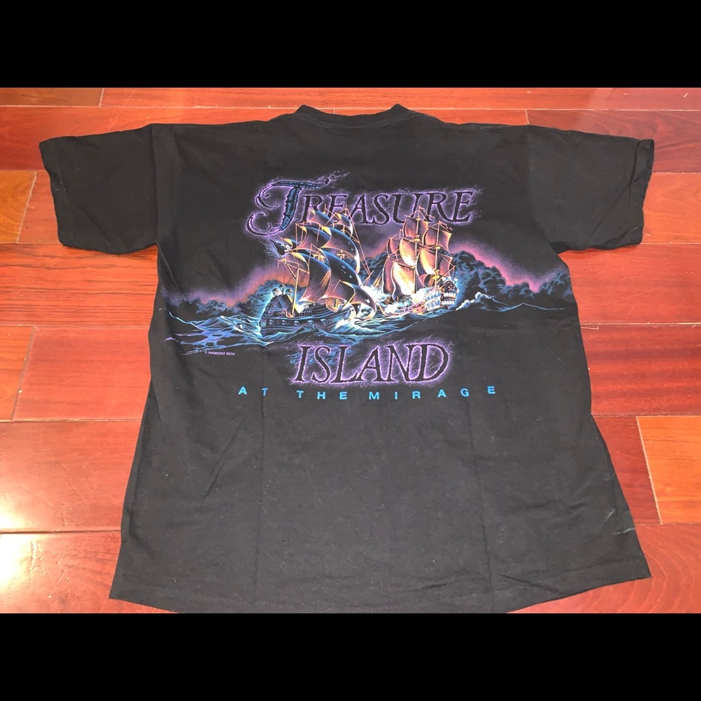 Vintage Treasure island the Mirage Las Vegas shirt